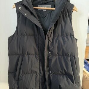 Eddie Bauer | women’s black puffer vest
